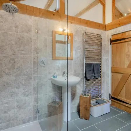 1 Bed In Oc-t41418 Prázdninový dům Shap